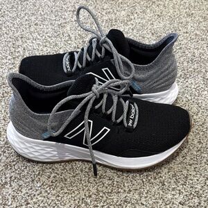 New Balance Women’s Fresh Foam Roav V1 Black and Gray Sneaker Size 7